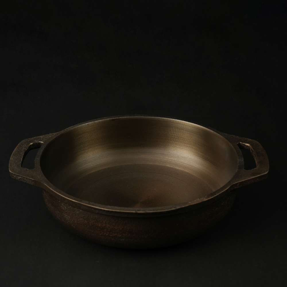80scookware.com cast iron flat bottom kadai 10