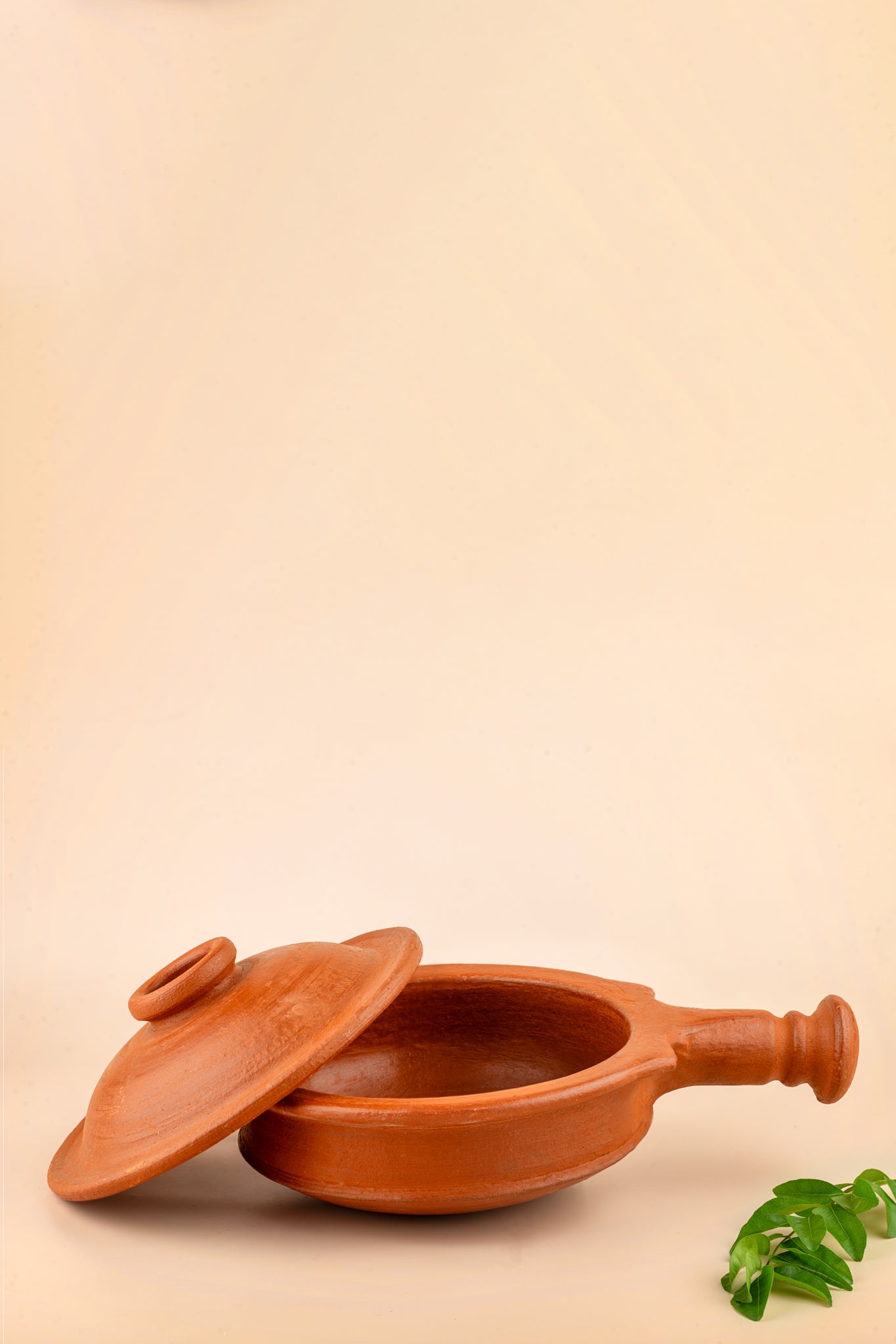 Red Clay Sauce Pot with Lid