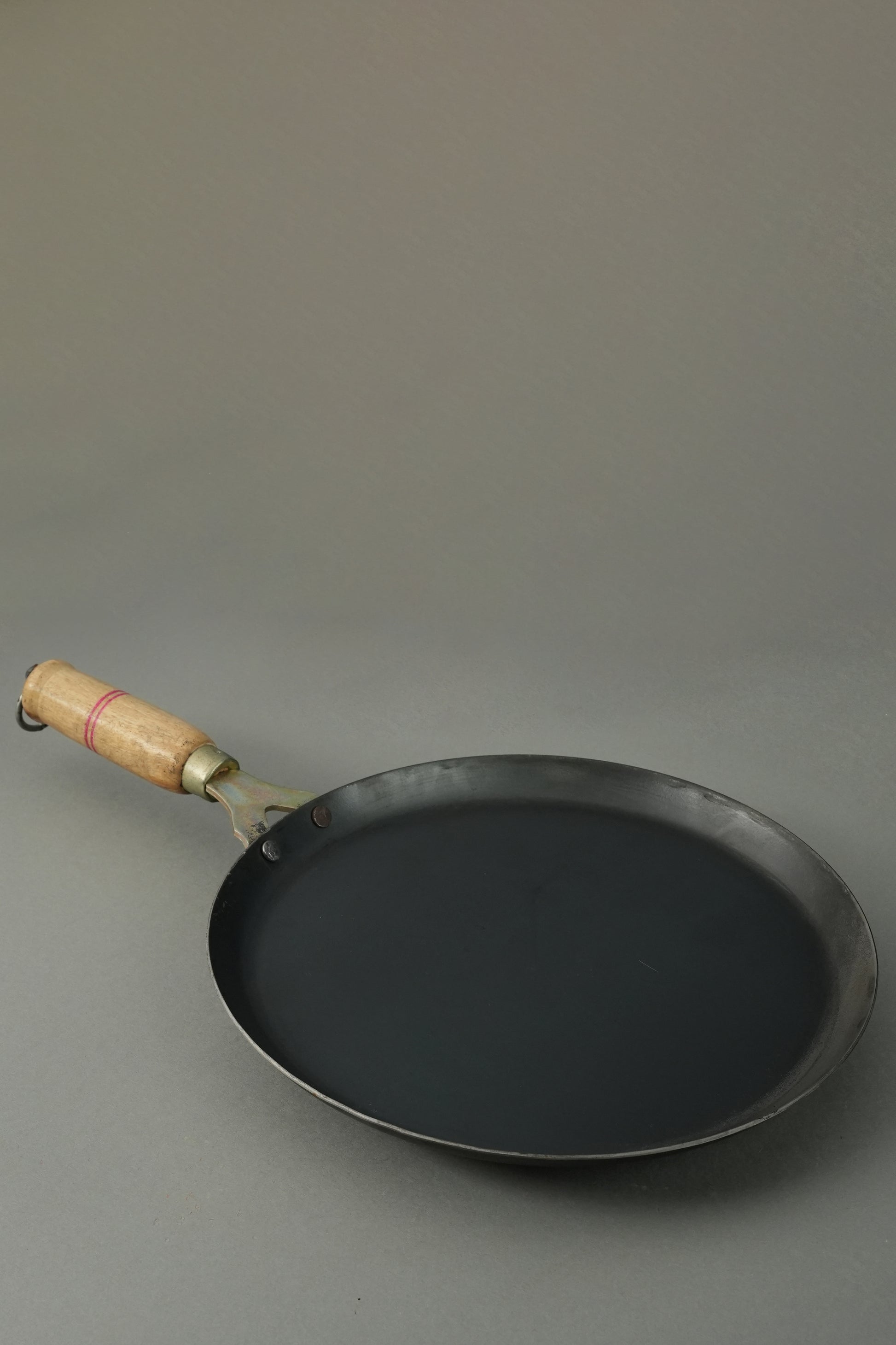 80scookware.com pure iron dosa tawa large free wooden flip