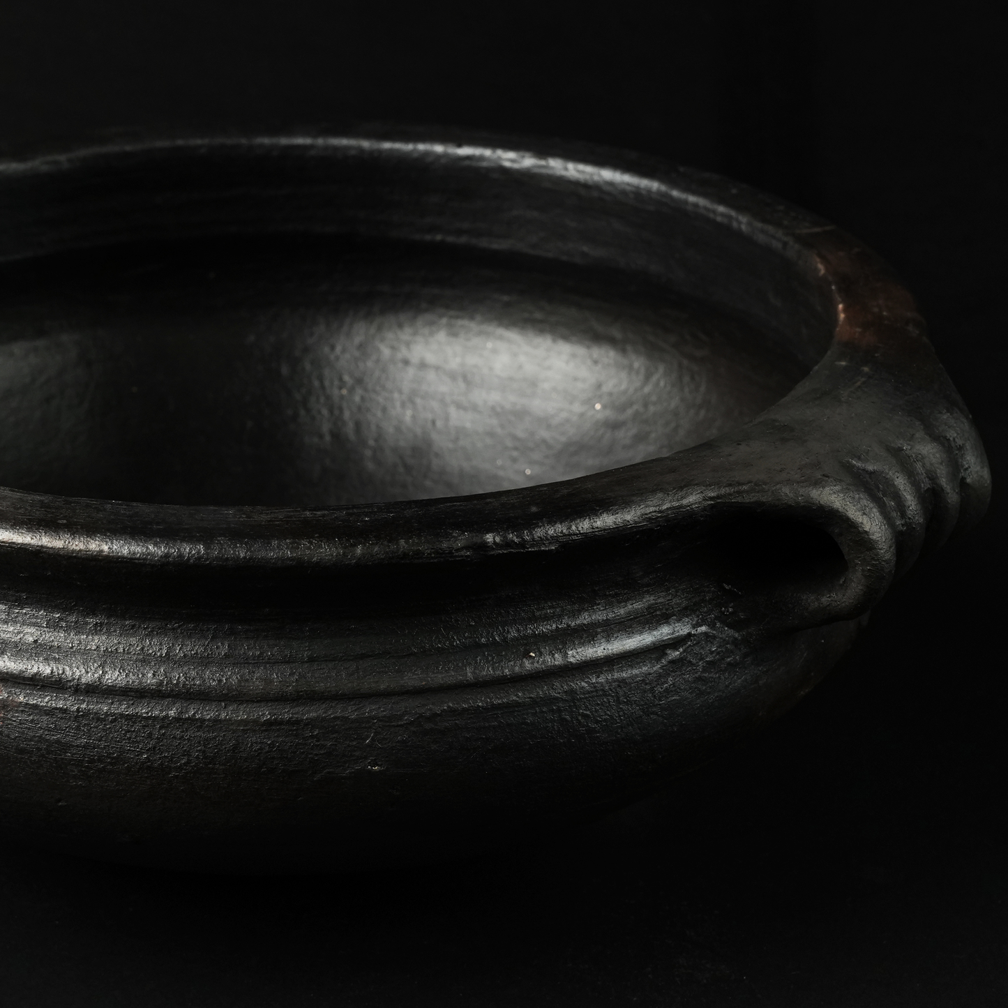 Blackened Clay Uruli (HOUSE DECOR/COOKING - LARGE)