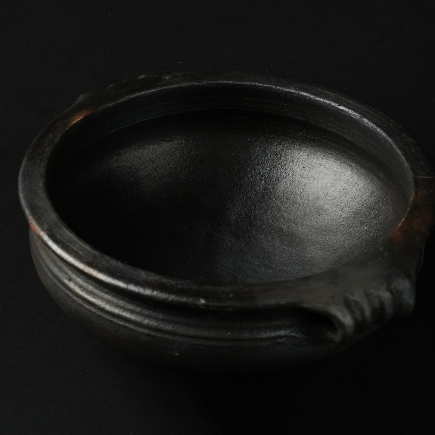 Blackened Clay Uruli Extra Large ( HOUSE DECOR - SUPER LARGE)