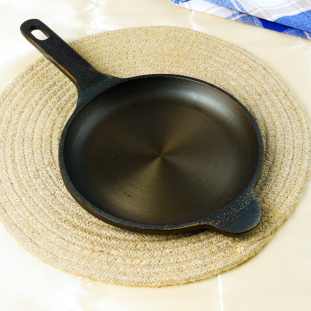 80scookware.com super smooth cast iron omelette pan-8