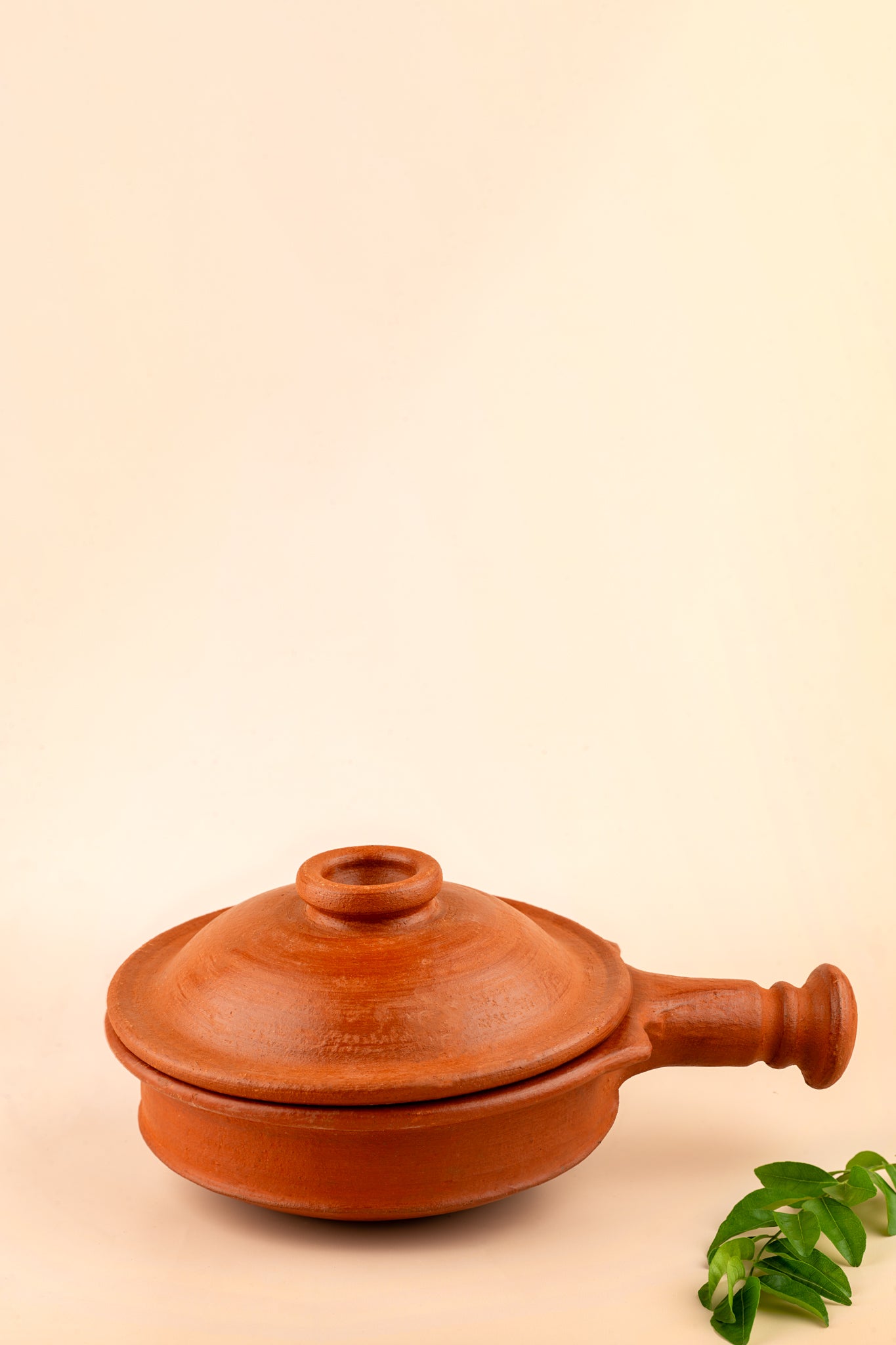 Red Clay Sauce Pot with Lid