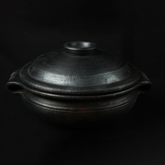 Blackened Clay Uruli with lid (LARGE)