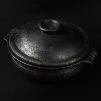 Blackened Clay Uruli with lid (LARGE)